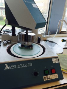 Using a polishing machine with diamond suspension to achieve a clean cross section through individual tephra grains on the microscope slide